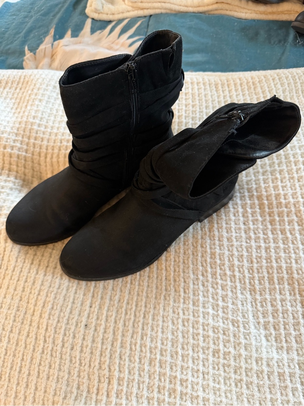 Women's Black Mid-Calf Slouch Boots - Suede